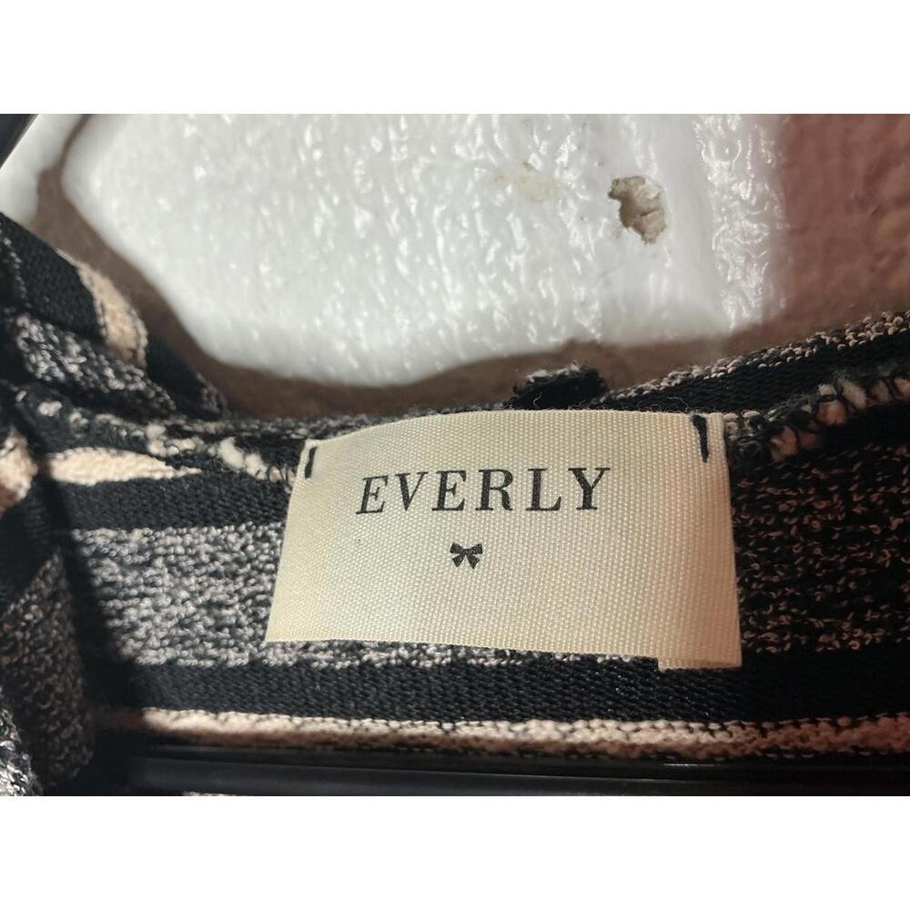 < Everly Long Sleeve Striped Hooded Cardigan > - Picture 2 of 3